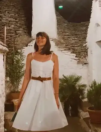 Жената на Сашо Кадиев с роклята на баба си