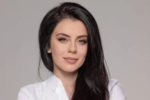 Конкурс определи Таня Андреева за най-красивата жена в родната политика