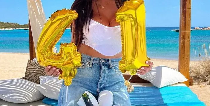 Лили Клюкарката чукна 41 в Италия