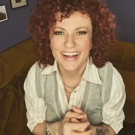 Люси Дяковска показа новата си! Певицата призна, че вече седем месеца е влюбена