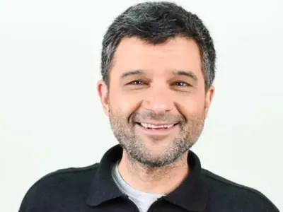 Малък Тошко се събра с жена си на морето! Щерка му Катерина с десетки обожатели (ФОТО)