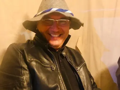 Маниак! Шеф Манчев имал над 300 чифта обувки!