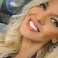 Мета ухажор преследва Натали