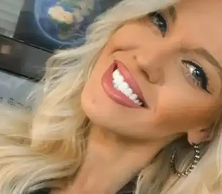 Мета ухажор преследва Натали