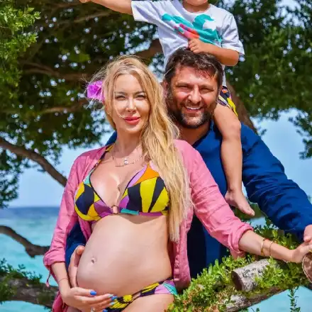 Мис България Антония Петрова роди втори син! Кръсти го на татко му Ивайло