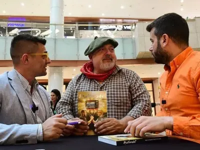 Модни провали! „Змии и гущери“ в шала на Софка, Преслава – като на погребение! (СНИМКИ)