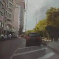 Наглост: Деян Донков кара в насрещното (Папарашки снимки)