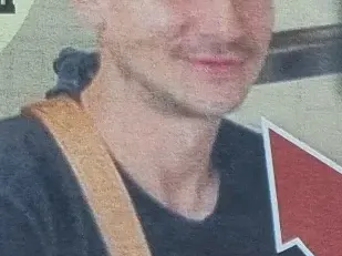 Нашият Джорджи, половинката на TLC звездата Дарси, наду джуки онлайн (Снимки)