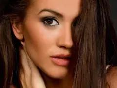 Още една „светица“: Дениз Хайрула  не взима пари, прави го безплатно!