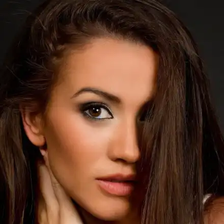 Още една „светица“: Дениз Хайрула  не взима пари, прави го безплатно!