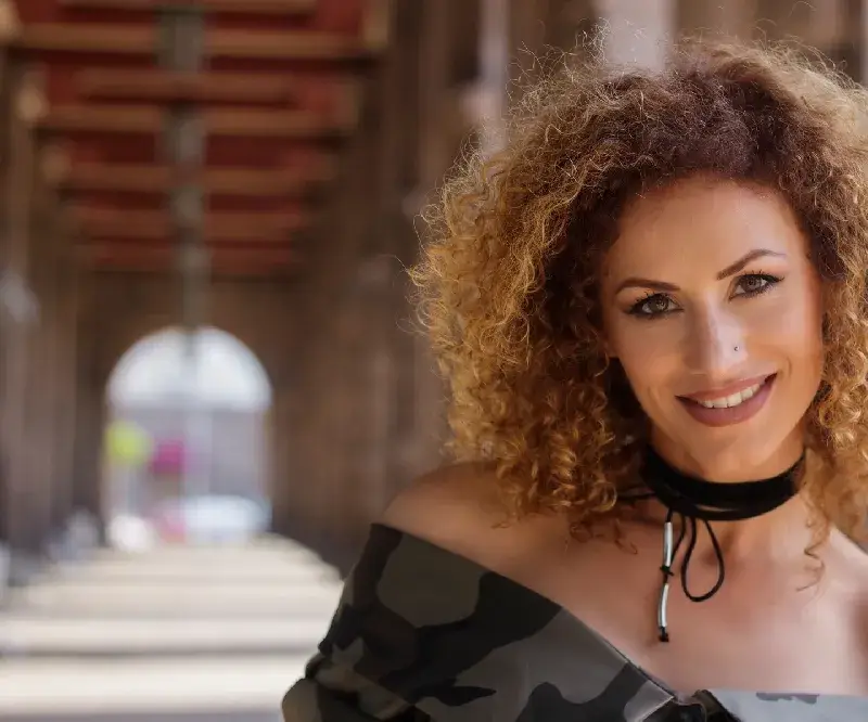 Палавница! Половинката на Хазарта се кефи на яхта