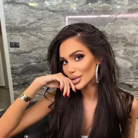 Палома роди момиченце: Съвършена е! (Първо фото)