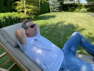 Рачков и кучето му рекламират косачка за 10 бона хонорар