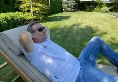 Рачков и кучето му рекламират косачка за 10 бона хонорар