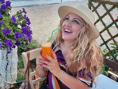 Рени започва деня с октоподи