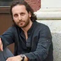 Шок! Иван Юруков не се срамува от целувките си с мъж