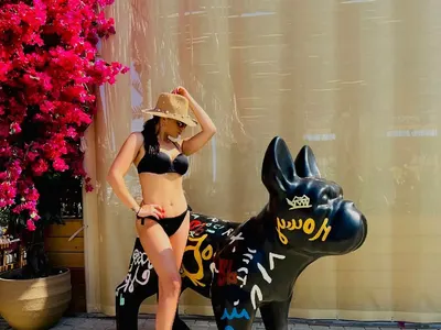 Щерката на Глория изкушава от морето! Вижте колко е отслабнала (СНИМКИ)