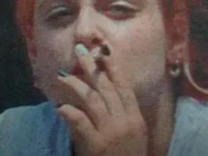 Щерката на Юлиян Вергов пуши като комин! (Папарашко фото)