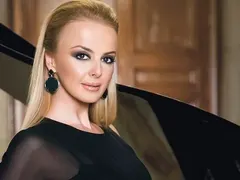Соня Немска показа нова визия (ФОТО в галерия)