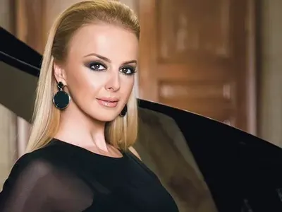 Соня Немска показа нова визия (ФОТО в галерия)