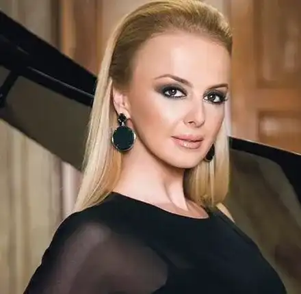 Соня Немска показа нова визия (ФОТО в галерия)