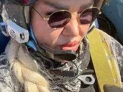 Ваня Червенкова подкара самолет
