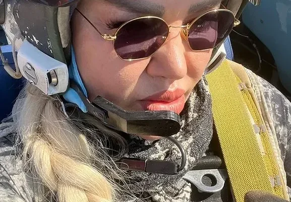 Ваня Червенкова подкара самолет