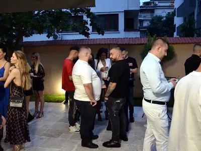 Ванко1 връща усмивката на социално слаби