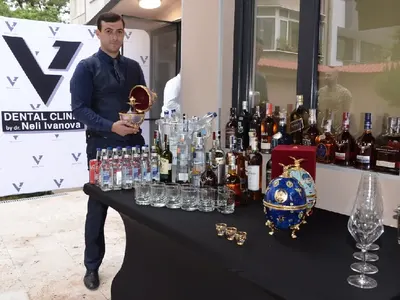 Ванко1 връща усмивката на социално слаби