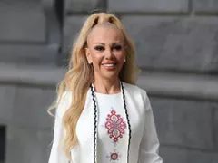 Луна прави партия (Певицата иска на всяка цена да влезе в парламента)