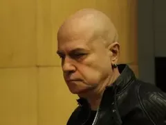 Слави Трифонов с нова диагноза (Дългия не може да стои прав повече от 10 секунди)