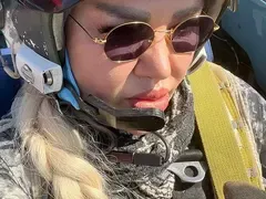 Ваня Червенкова подкара самолет
