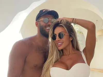 Златка празнува любовта на Миконос, закичи се с буквата на новия си (Снимки)