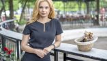 Аделина Радева не само  рисува, може и да  изработва бижута