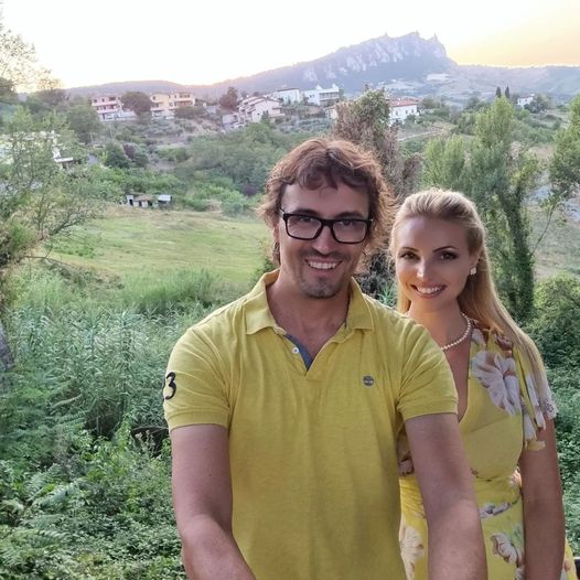Ева Кикерезова пръска сексапил в Италия