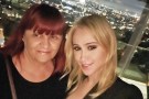 Мария Бакалова разхожда майка си из Ел Ей, води я на тузарски вечери (Снимки)