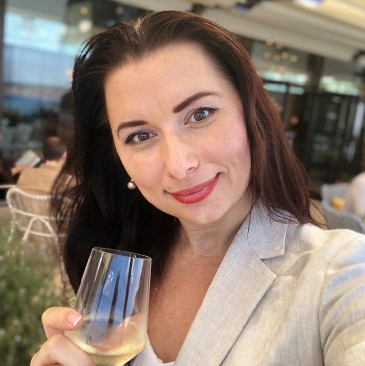 СМЯХ! Кобилкина отсече: Жените не просят, а упражняват техниката „Трябва да поискаш пари“