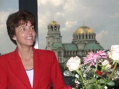 Алиса Софиянска рисува брези в Поручик Чунчево