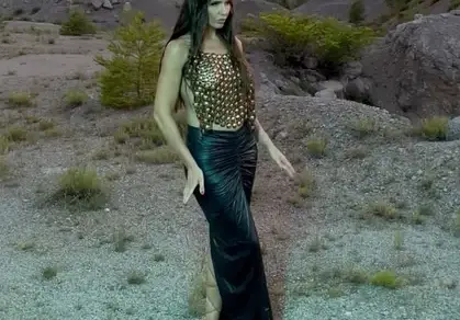 Анелия още не е пренесла целия гардероб при гаджето