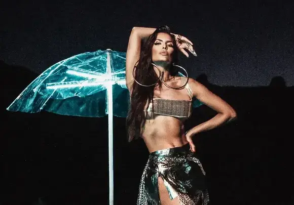 Анелия подкара джет (Тези СНИМКИ запалиха мрежата)