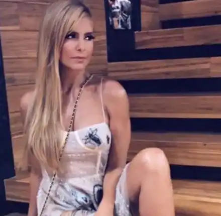 Анелия сгорещява с „водно шоу“