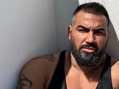 Азис: Сам съм отдавна, забравих какво е да се целуваш