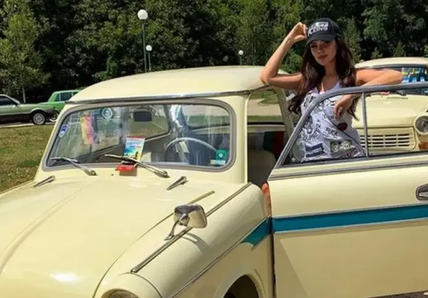 Бащата на Преслава пак грабна награда с трабанта на ретро парад