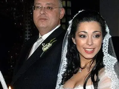 Бившият мъж на Елена Петрова си търси жена по интернет