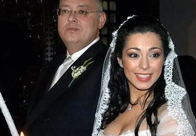 Бившият мъж на Елена Петрова си търси жена по интернет