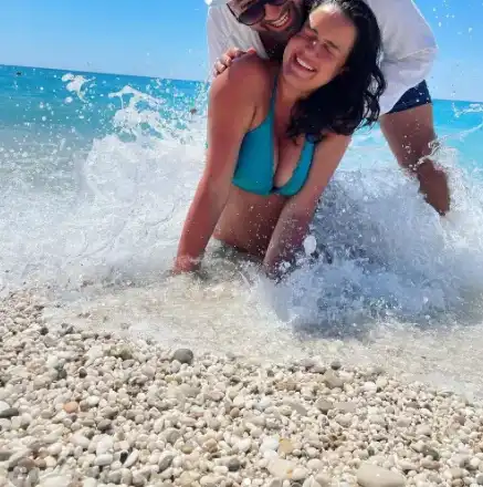 Боби Турбото и Калина сред вълните