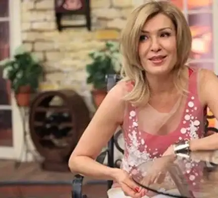 Царят канил Гала в политиката