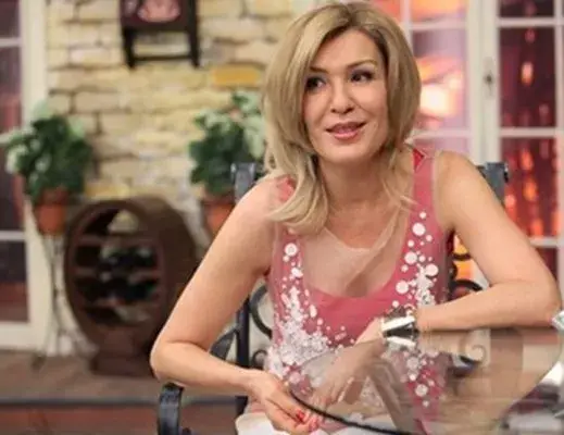 Царят канил Гала в политиката