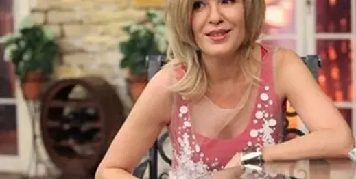 Царят канил Гала в политиката