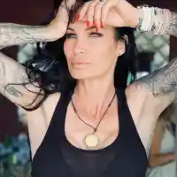 Цеци Красимирова върти чеверме